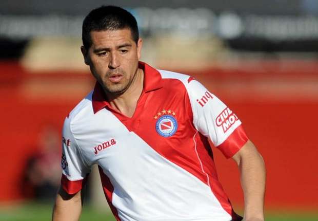 Riquelme podría volver a jugar profesionalmente