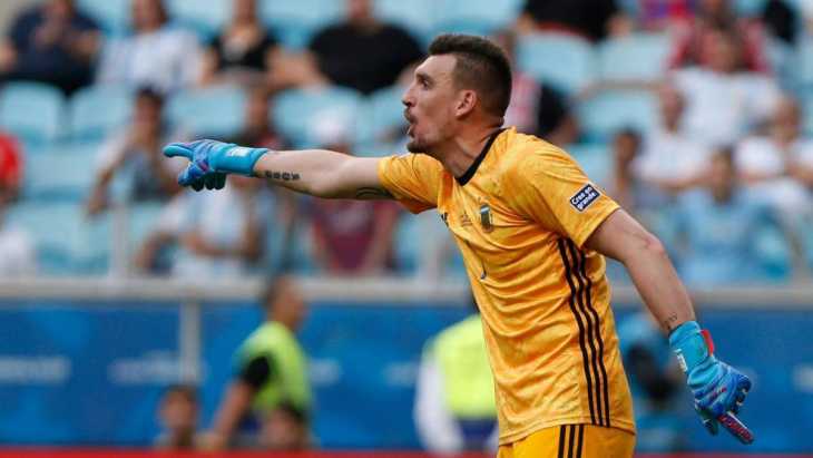 Por qué el buzo que usó Armani con la selección argentina en La Bombonera causó revuelo en redes