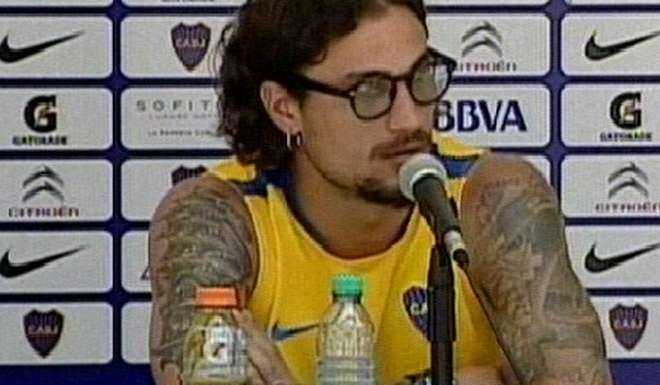 Primer penal a la tribuna...