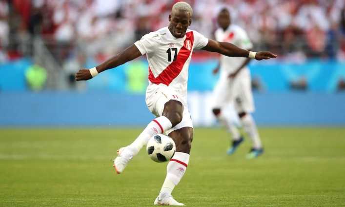 ¿Qué falta para que se cierre la llegada de Advíncula a Boca?