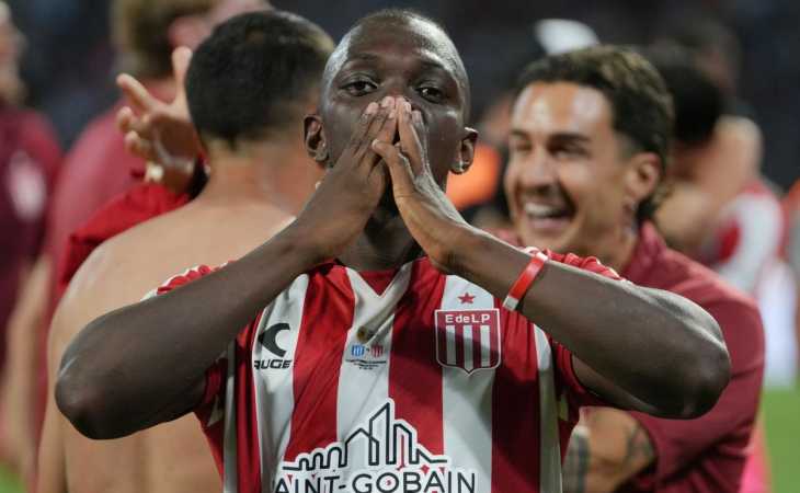 Qué pasó con Edwuin Cetré: los motivos que frenan su pase a Boca y los dos finales posibles