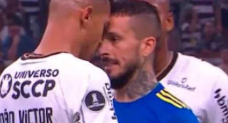 ¿Qué pasó? Darío Benedetto defendió al Changuito Zeballos en pleno partido de Boca