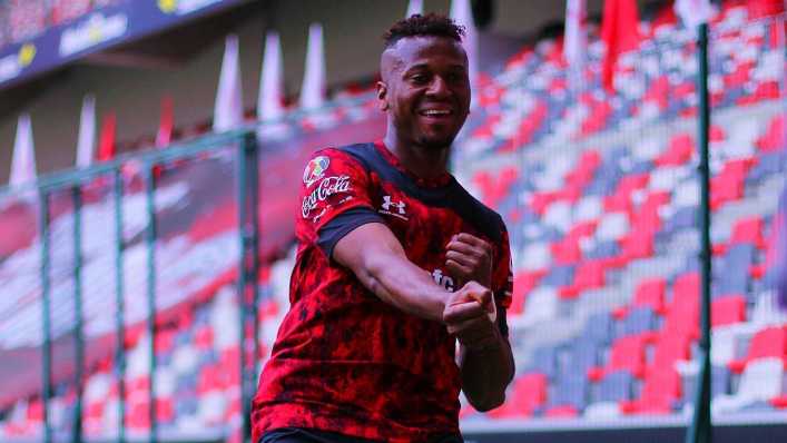 Quién es y cómo juega Michael Estrada, el posible refuerzo de Boca