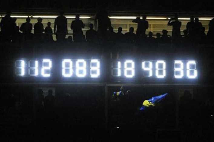 Quitaron el reloj que contaba los años sin descender