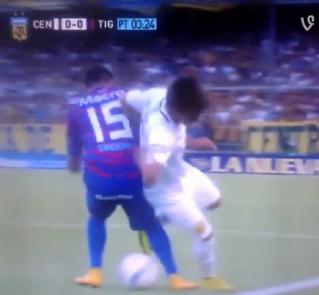 El caño que casi supera al de Riquelme a Yepes