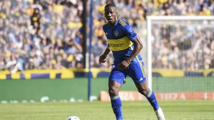 Renovó Advíncula: los detalles de su extensión y los contratos que restan acordar en Boca