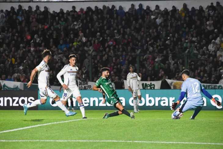 Revelan el audio del VAR y la razón del polémico gol anulado a Sarmiento contra Boca: Clara interferencia