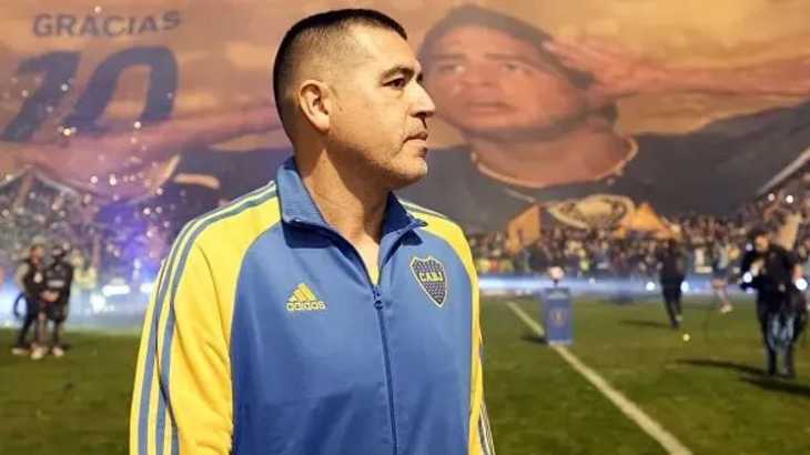 Revelan quien sería el DT que tiene convencido a Riquelme para el Boca 2024