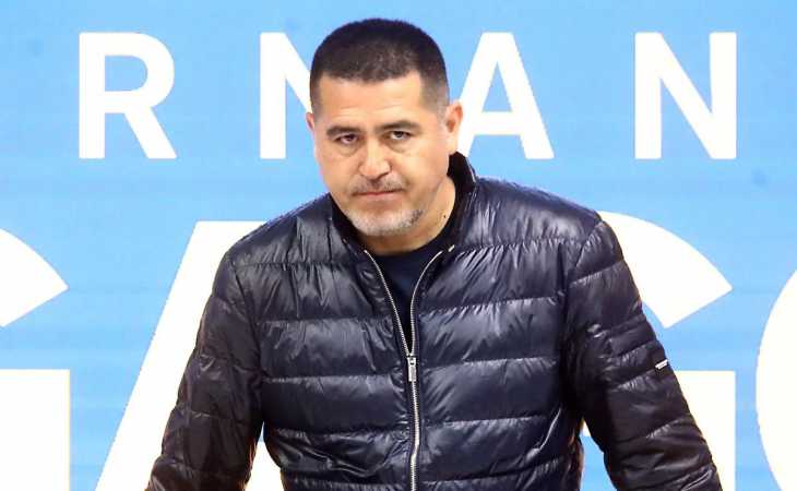 Ricardo La Volpe fracasó como DT de Boca y le envió un sorpresivo aviso a Riquelme: “Voy a invitarlo a tomar un café”