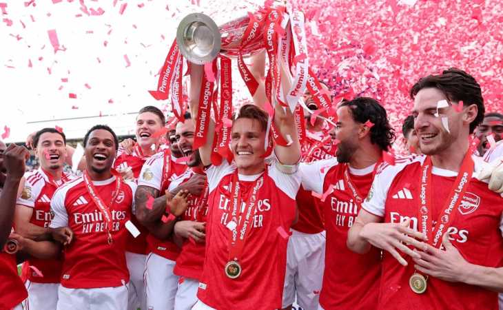 Riccardo Calafiori, figura del Arsenal campeón de la Premier League, visitó La Bombonera