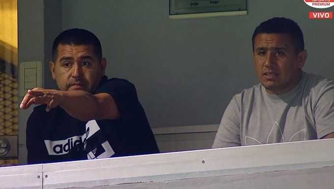 Riquelme, a pura seña en la Bombonera