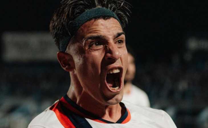 Riquelme aceleró y Boca envió una oferta formal para cerrar a Alexis Cuello