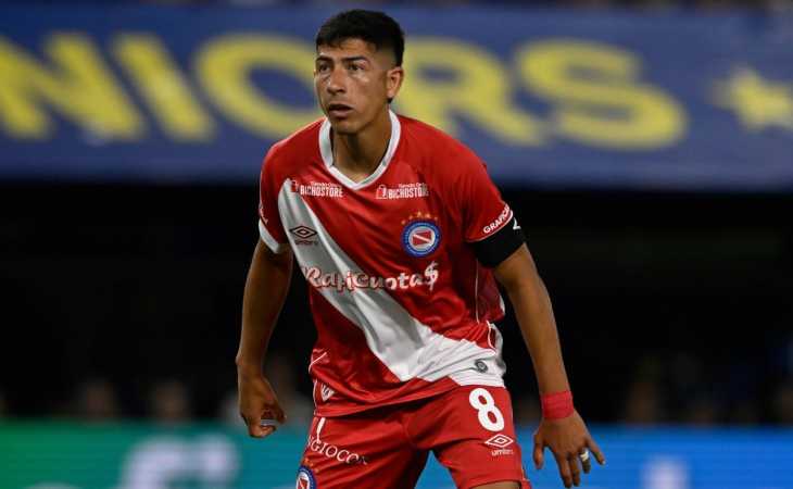 Riquelme buscó en Boca a Alan Rodríguez, pero el volante se irá a Brasil