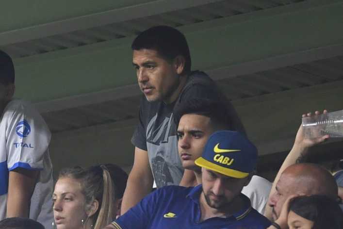 Riquelme, con preocupaciones, busca armar el nuevo Boca