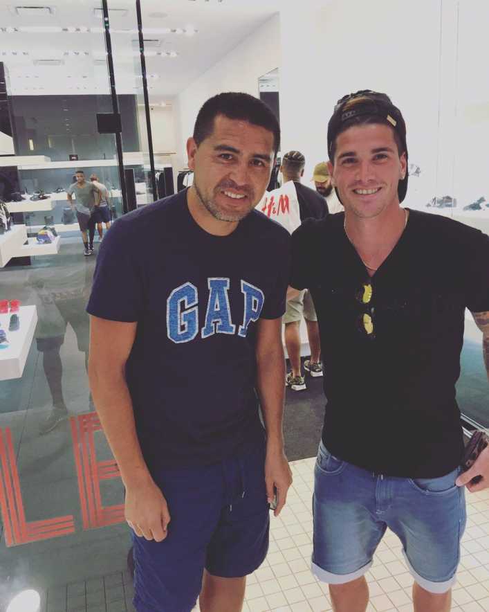 Riquelme de compras en Miami