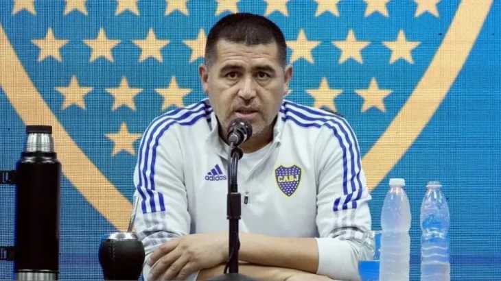 Riquelme decidió qué hará con el DT y el mercado de pases si se postergan las elecciones en Boca