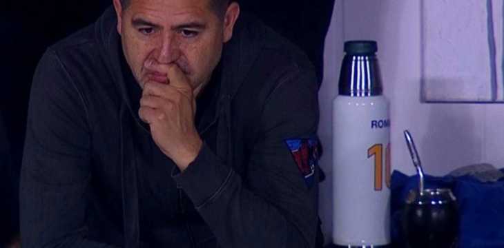 Riquelme en la Bombonera: saludos para todos y termo especial