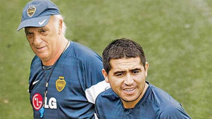 Riquelme es el único que conozco que tiene ojos en el culo