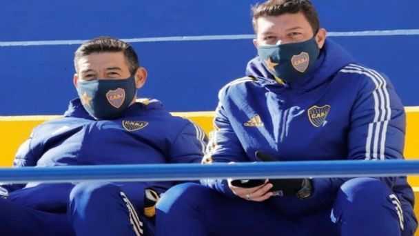 Riquelme escucha atento: Los pedidos que hizo Battaglia para la próxima temporada