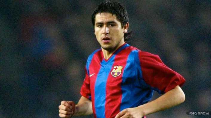 Riquelme llega con el Barcelona para enfrentar a Perú