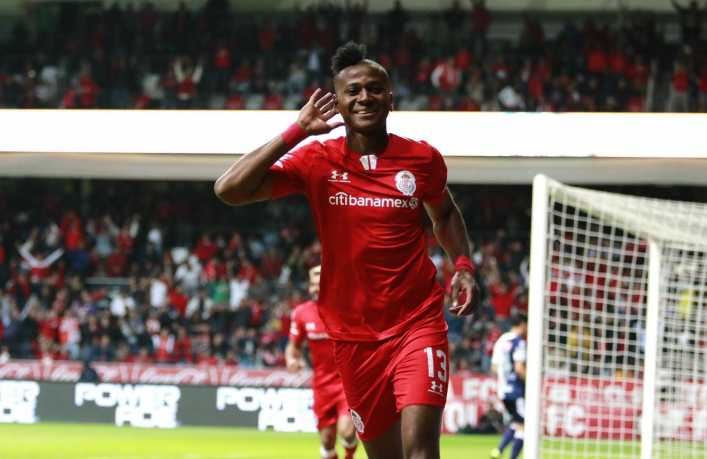 Riquelme: Michael Estrada es un buen delantero