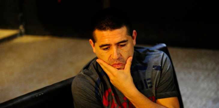 ¿Riquelme se arrepintió? Bronca en Boca con un jugador cuestionado