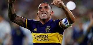 Riquelme se comunicó con Tevez para arreglar el nuevo contrato