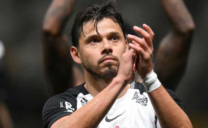 Riquelme, tentado: Ángel Romero quedó libre de Corinthians y fue ofrecido a Boca