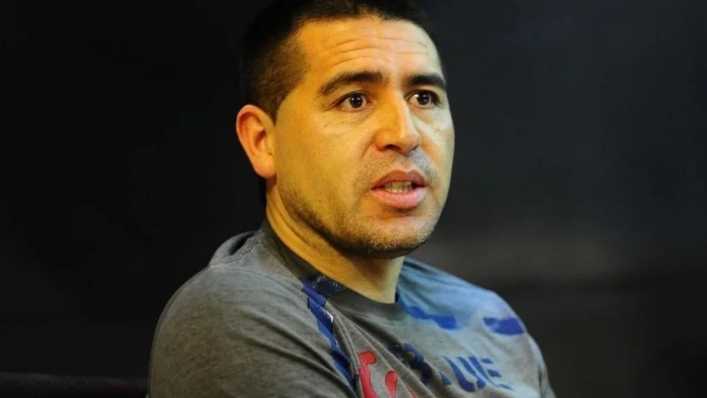 Riquelme tomó una decisión sobre la oferta que llegó por una de las figuras de Boca