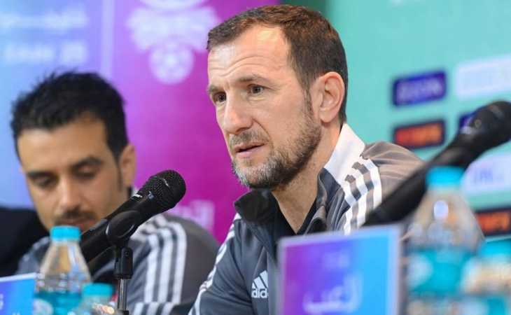 Rodolfo Arruabarrena le pidió a Riquelme que compre a Jonathan Calleri