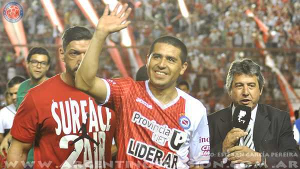 Román y el Lobo, ¿llegan contra Colón?
