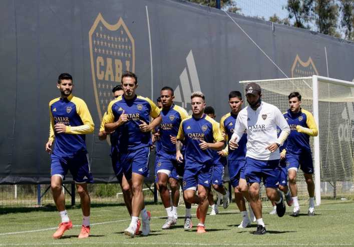Russo y el plantel de Boca: una reunión para unir fuerzas y corregir errores