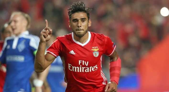Salvio se bajó de la pretemporada del Benfica y está al caer