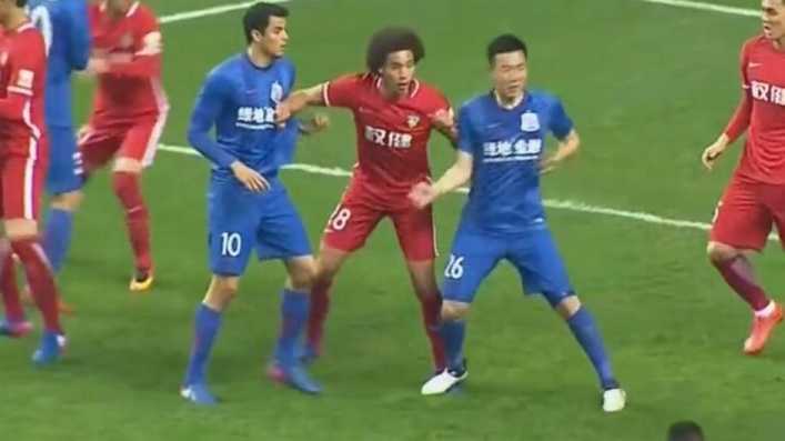 Sanción ejemplar a un compañero de Tevez en China