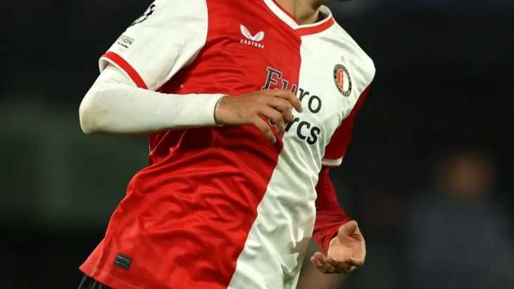 Santiago Giménez juega en Holanda y admitió que se muere por jugar en Boca