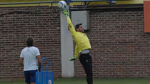 Sara se perfila como titular en el Boca de Barros Schelotto