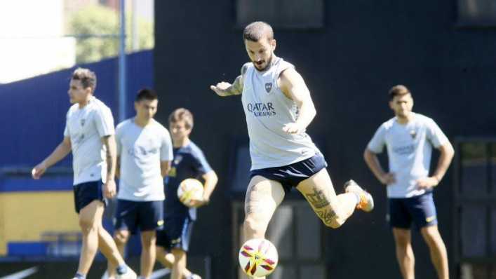 Schelotto ensaya para definir el equipo que reciba a Rosario Central