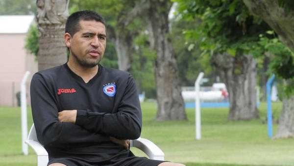 Riquelme se aleja de Argentinos: lo critica hasta el utilero