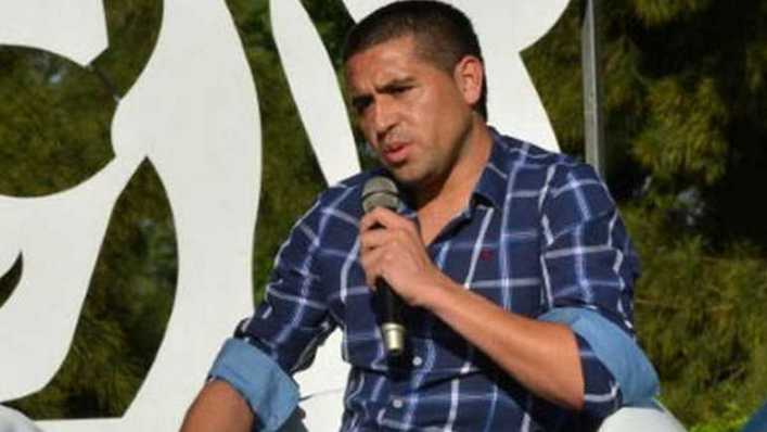 Se despierta de la siesta: Riquelme vuelve al fútbol