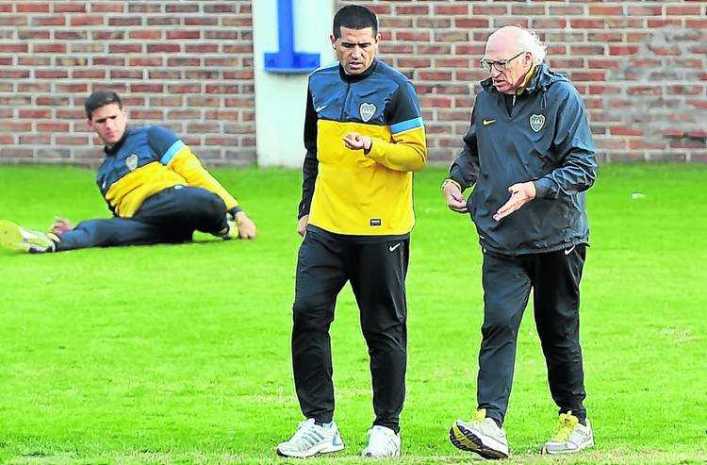 Riquelme se entrenó aparte pero jugará frente a Arsenal
