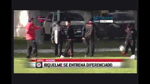 Riquelme se entrenó diferenciado, pero no está descartado para el sábado