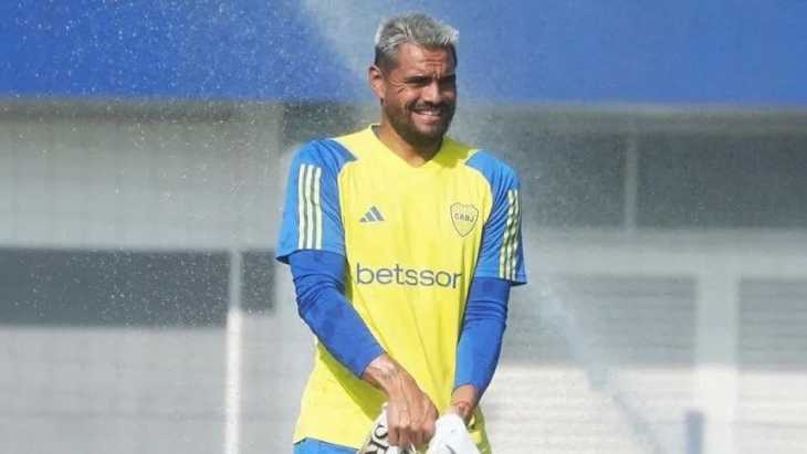 Sergio Romero abandonó la práctica de Boca por una molestia