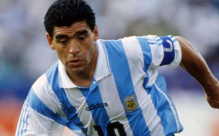 Subastan jersey que Maradona utilizó en su debut mundialista