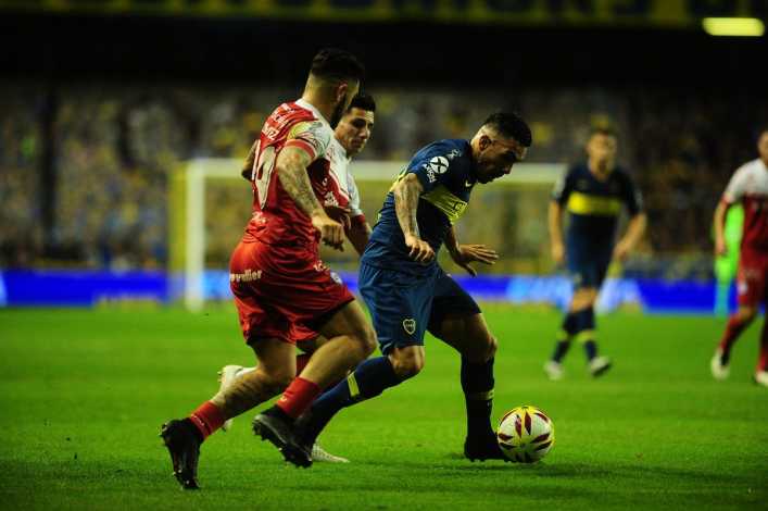 Tevez cerró el partido