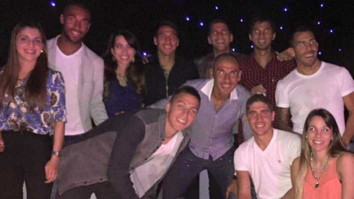 FOTOS: Tevez debutó y armó una cena para todo el plantel de Boca