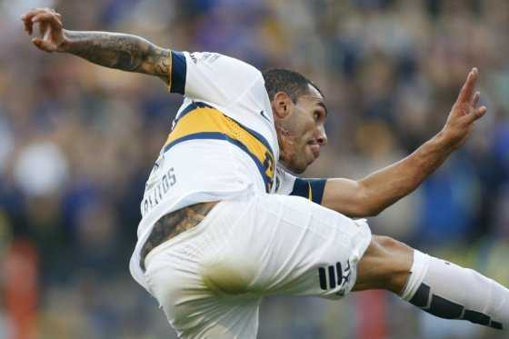 Carlos Tevez, en duda para duelos de Argentina ante Brasil y Colombia