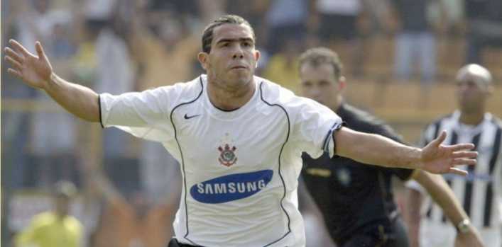 Tevez en el 11 ideal del Corinthians