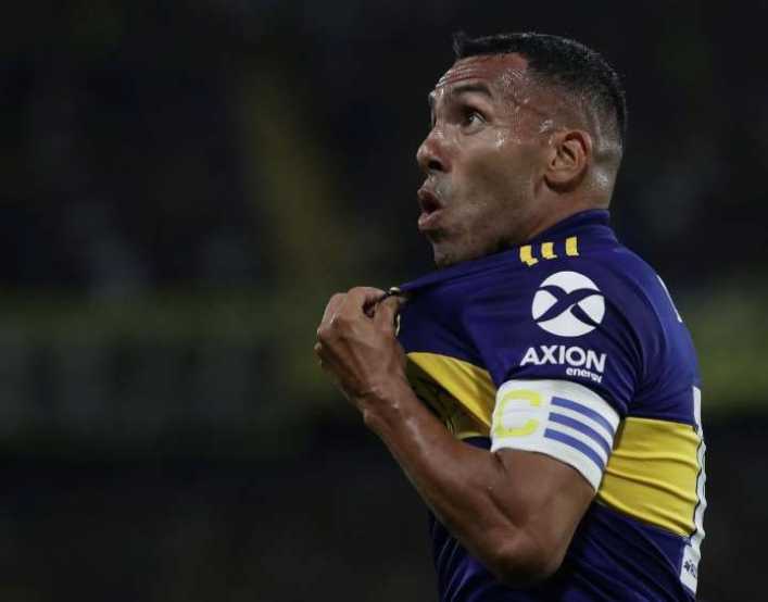 Tevez la rompió con sus chancletas tuneadas