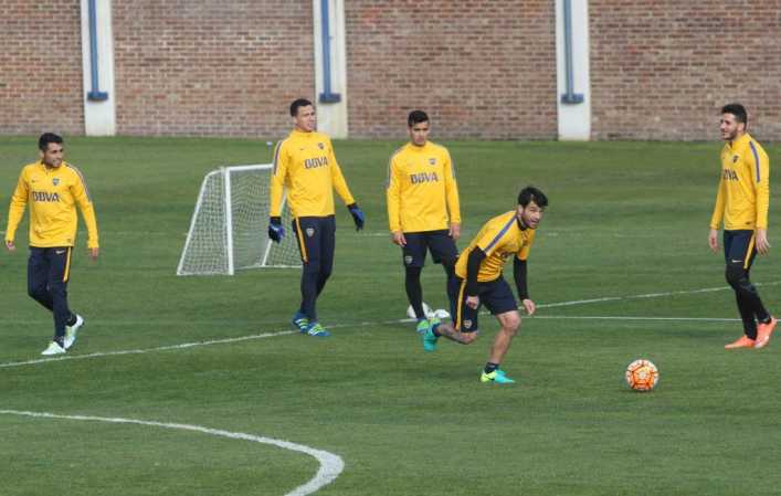 Tevez y Meli hicieron un entrenamiento diferenciado