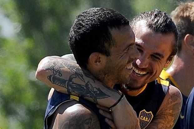 Tevez-Osvaldo, una relación que está traumando a Boca y condiciona su futuro